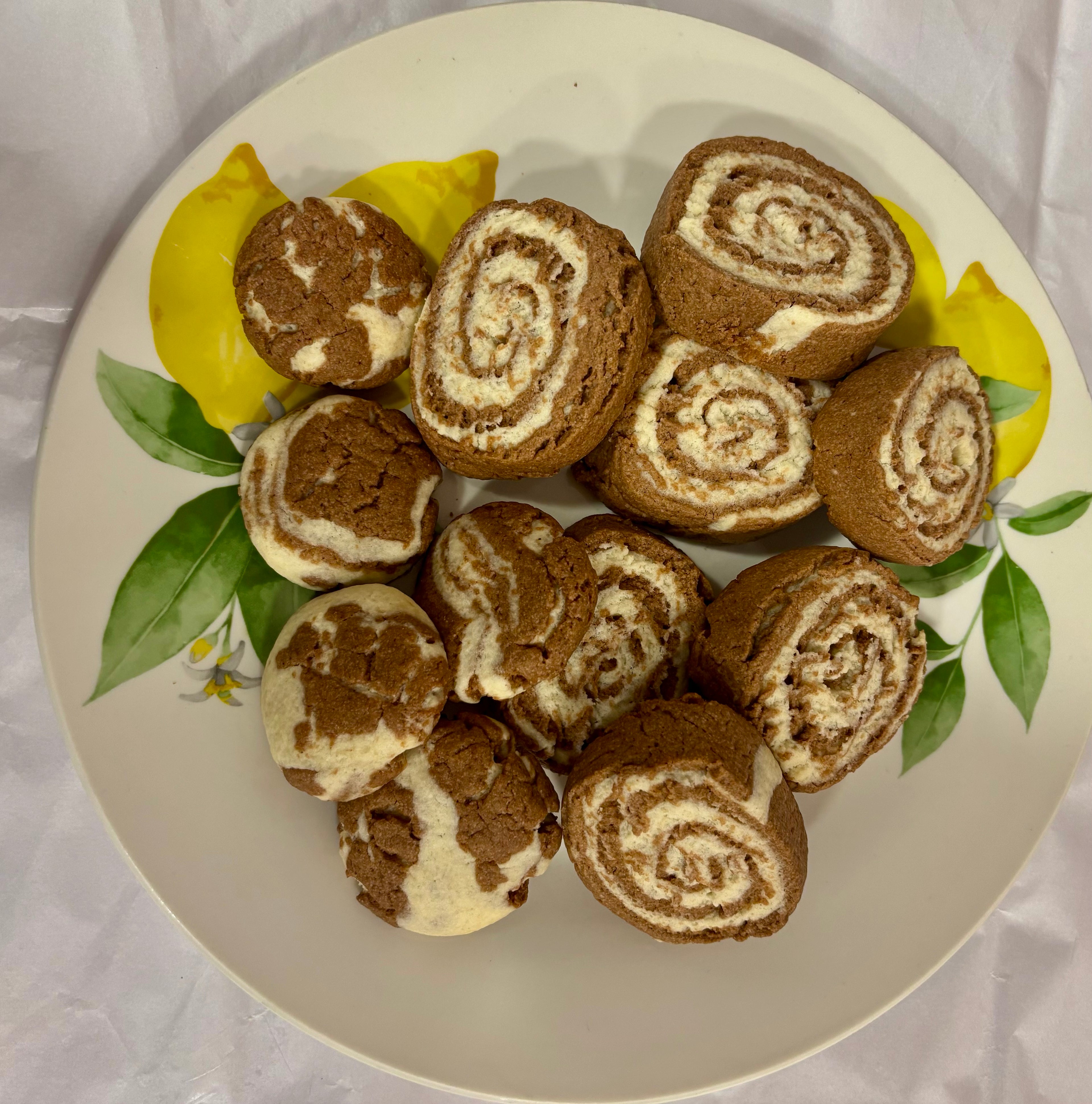 Vanilla, chocolate sort bread cookies